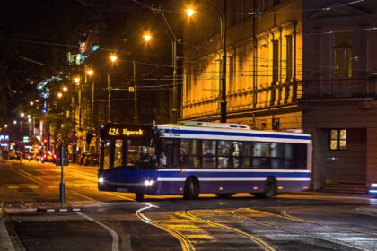 autobus, komunikacja miejska