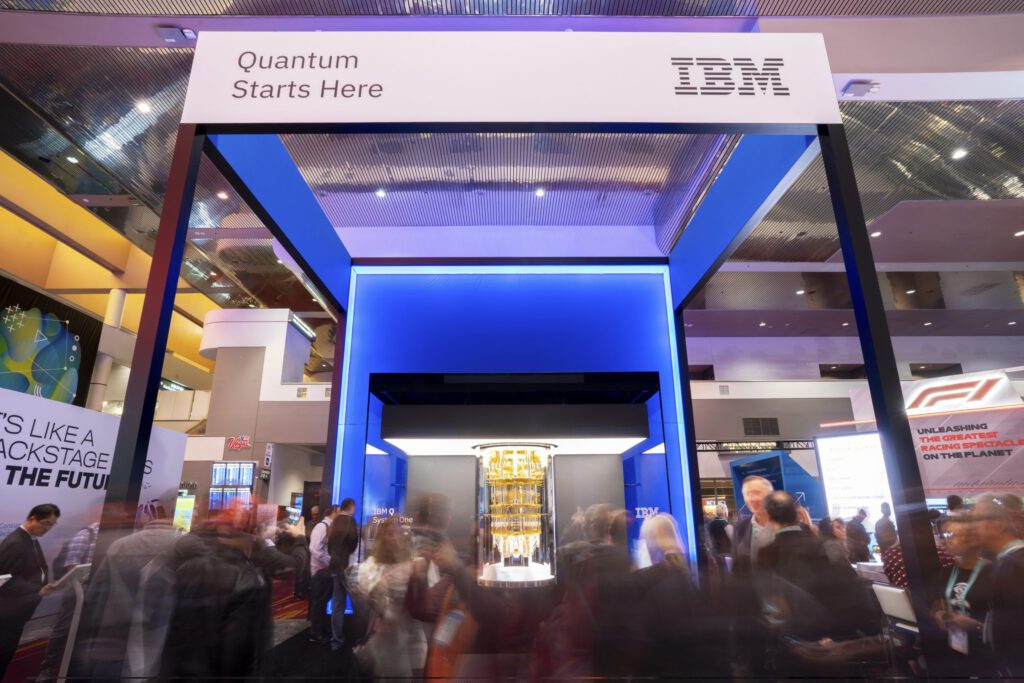IBM obniża prognozę przychodów. Klienci wybierają sprzęt AI