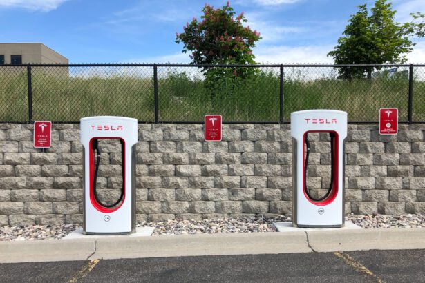 tesla, elektromobilność, ładowarka
