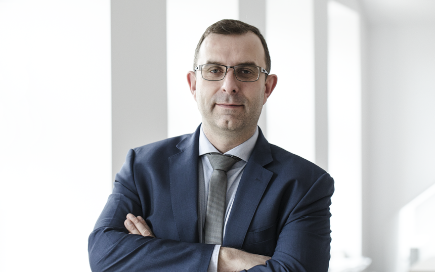 Robert Strzelecki, tenderhut