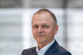 Piotr Pawlowski Dyrektor ds. Technologii w Grupie CCC7 1
