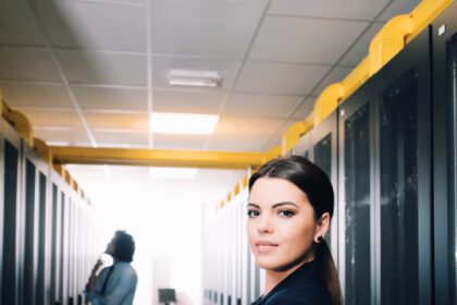 praca I, specjaliści IT, Data center