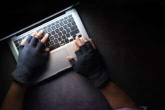 cyberprzestępca