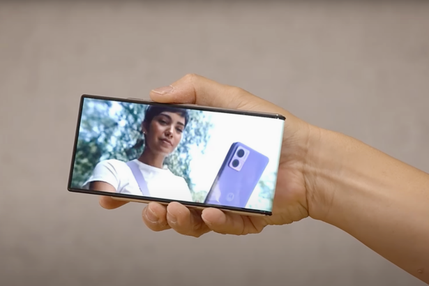 Motorola, smartfon zwijany
