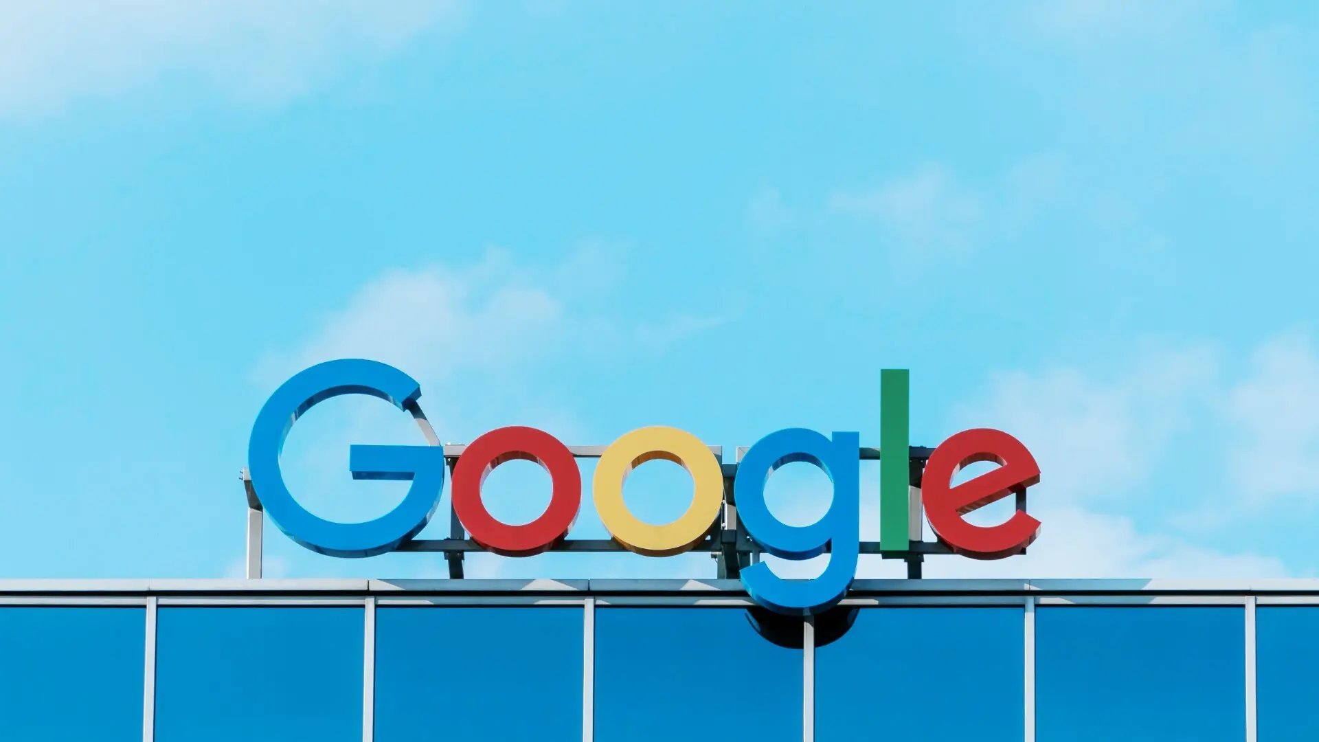 Google zwalnia setki pracowników