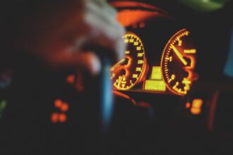 samochód, auto, motoryzacja, kontrolka check engine
