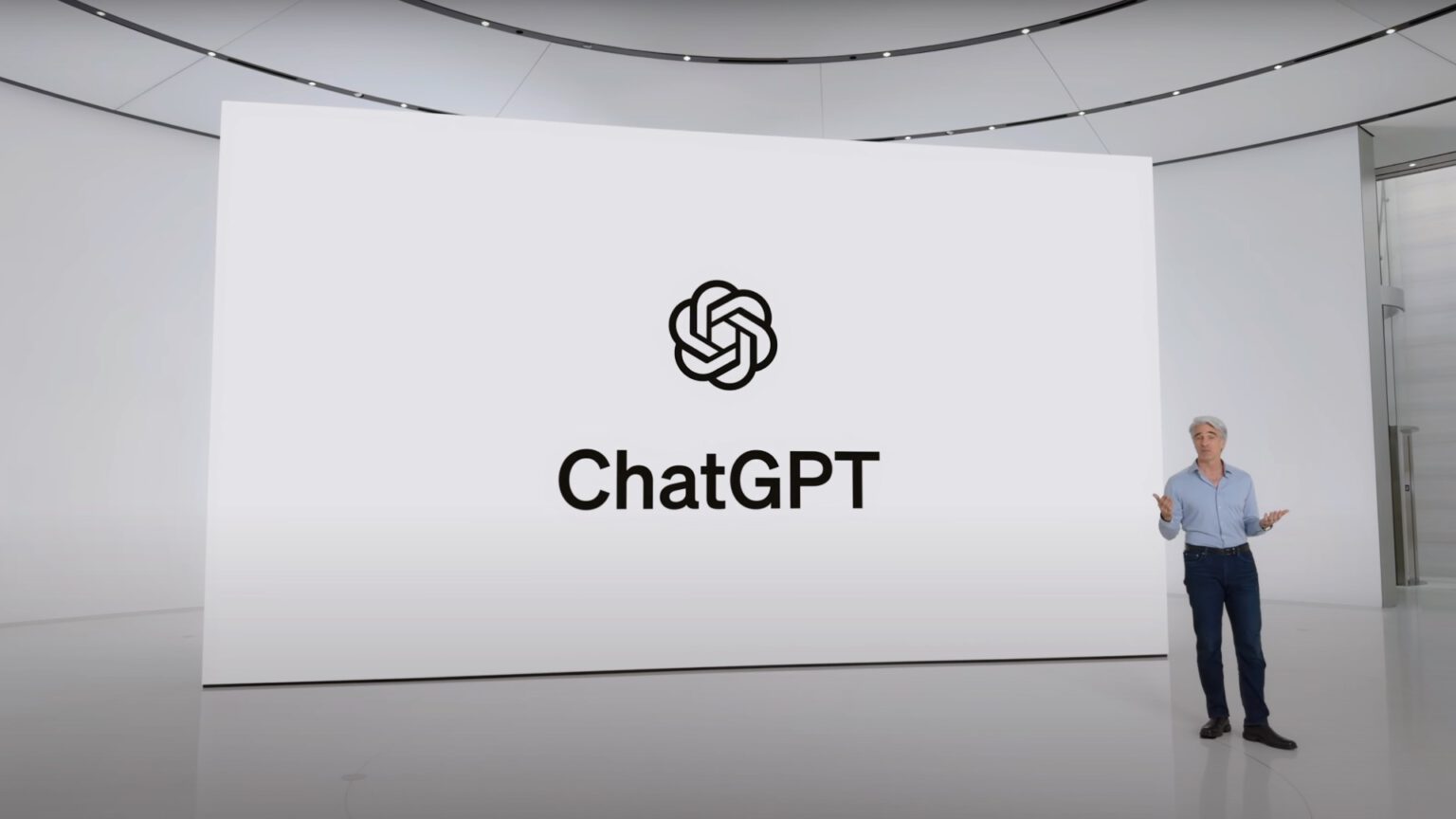 Chatgpt, siri, apple