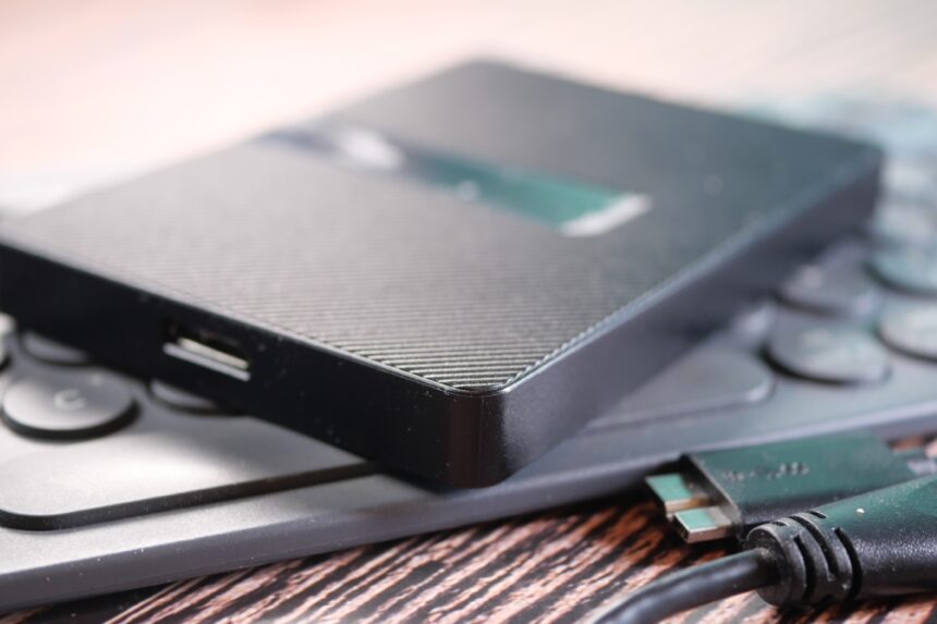 Dysk SSD do laptopa: Jak wybrać odpowiedni i jakie są najlepsze opcje?