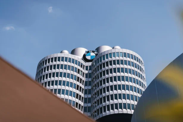 BMW, siedizba