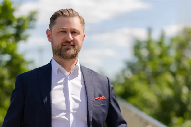 Piotr morko, Newline