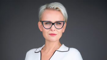 Karolina slowinska Iron Moiuntain