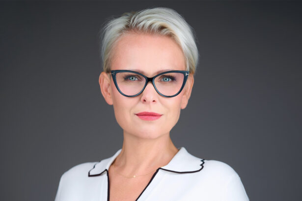 Karolina slowinska Iron Moiuntain