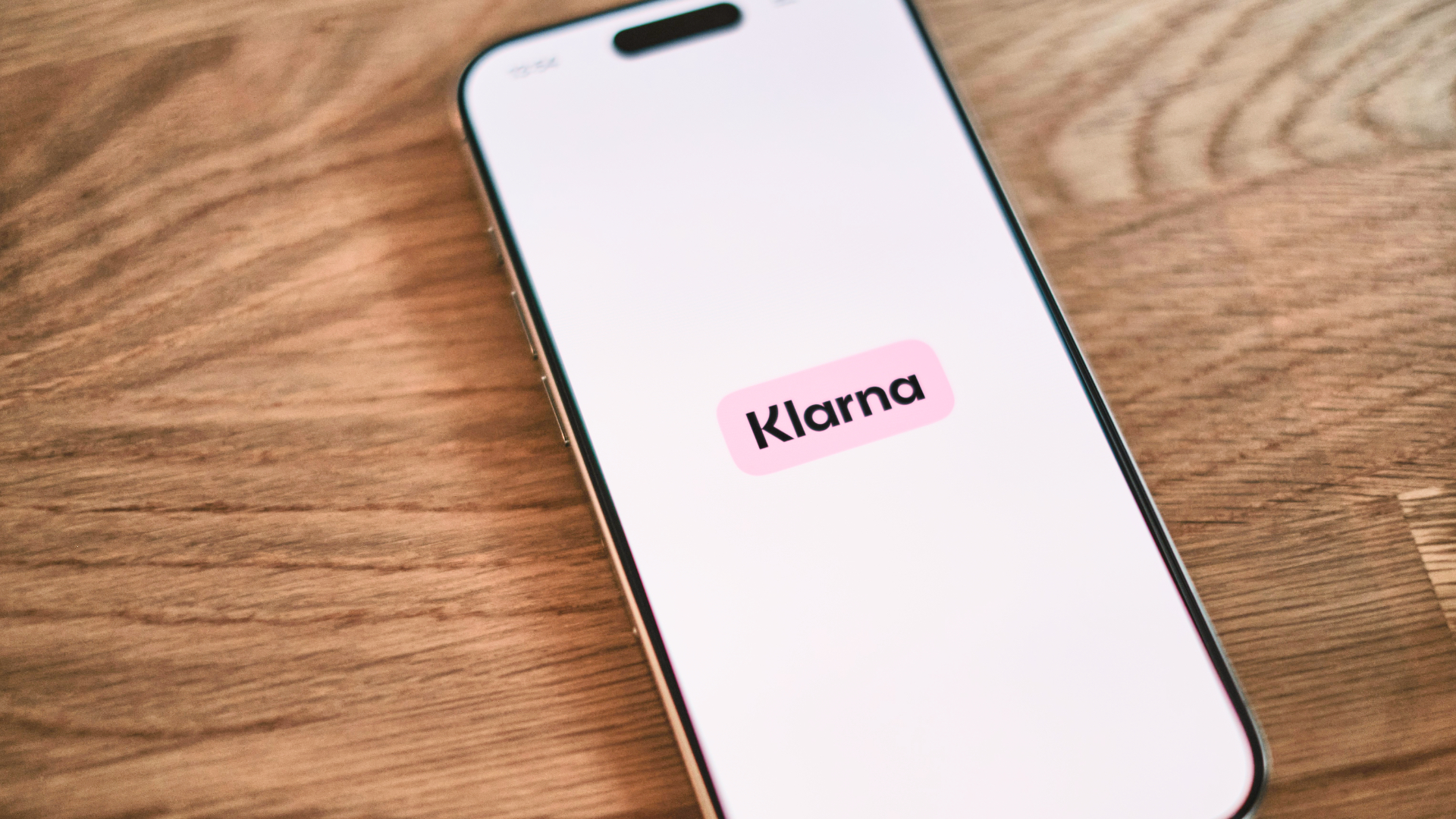 Klarna i AI: od masowych zwolnień do zmiany strategii. Co dalej?