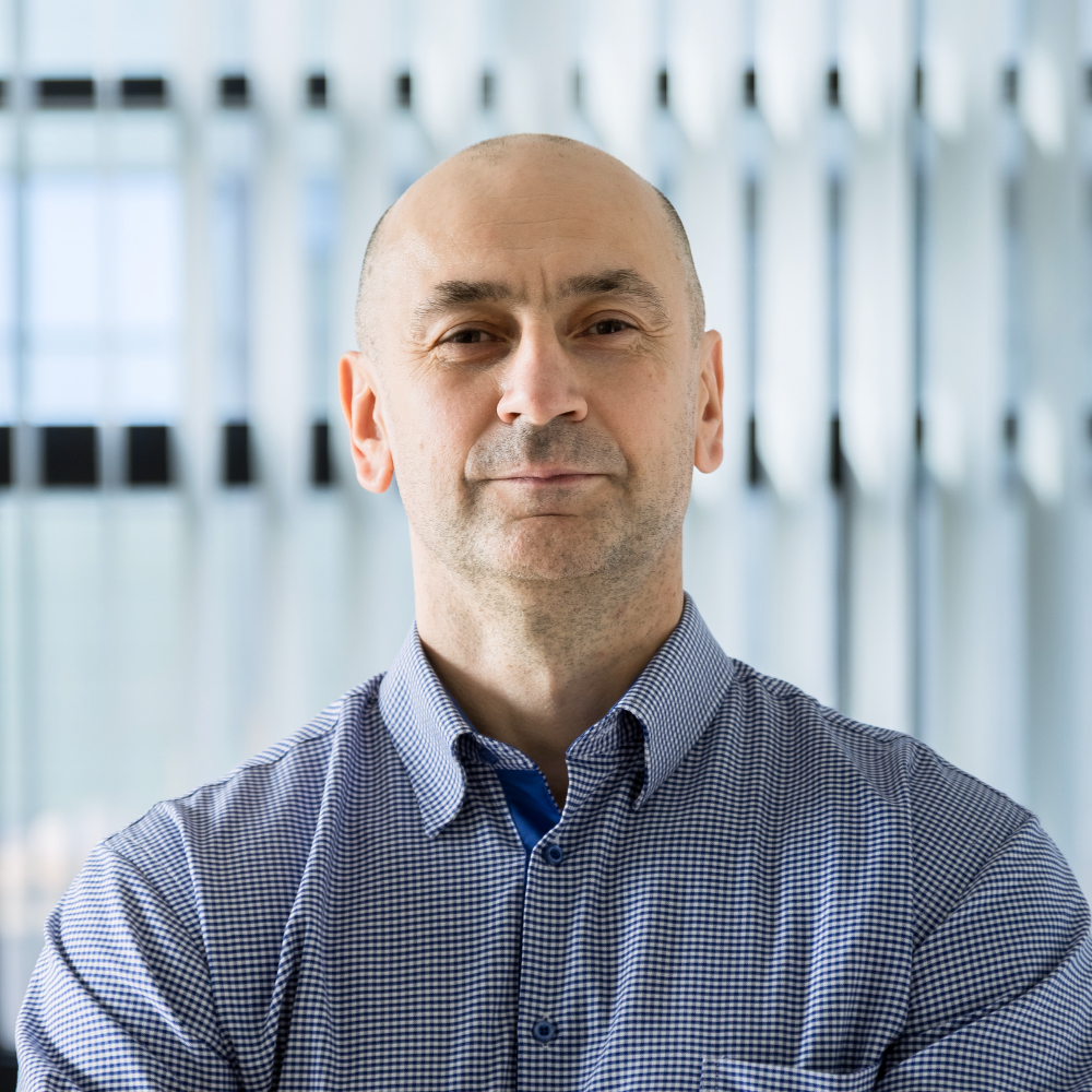 Drukarka jako 'koń trojański' w sieci firmowej? Jak zamienić najsłabsze ogniwo w bezpieczny element ekosystemu IT 2 Szymon Trela, Sharp