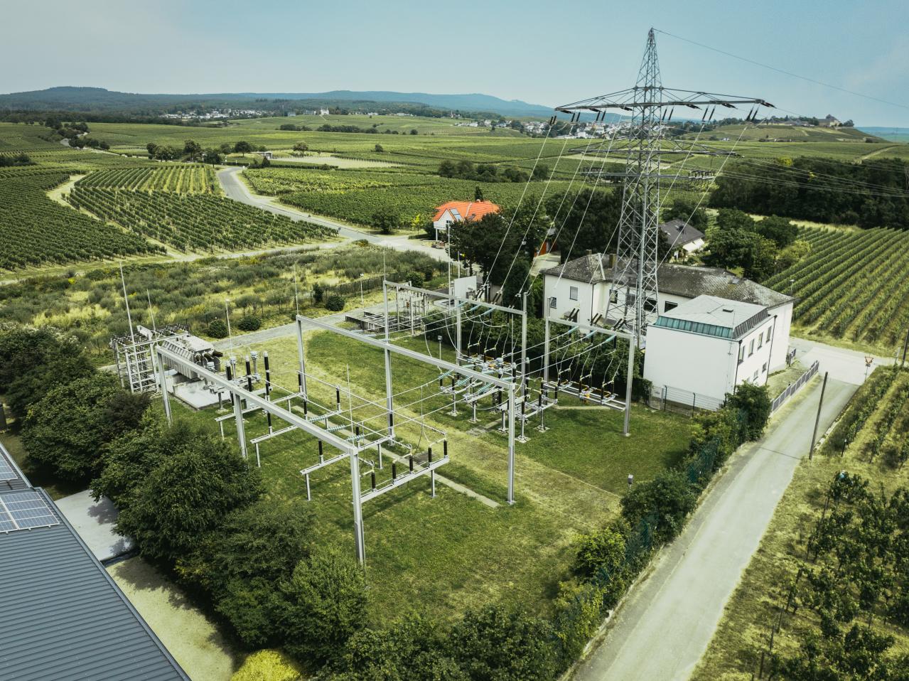 Jak stabilizować sieć w mieście? Magazyny energii od Stoen i ZPUE